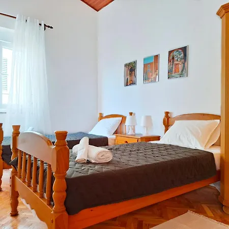 Seastone Alta Beachfront * Trogir