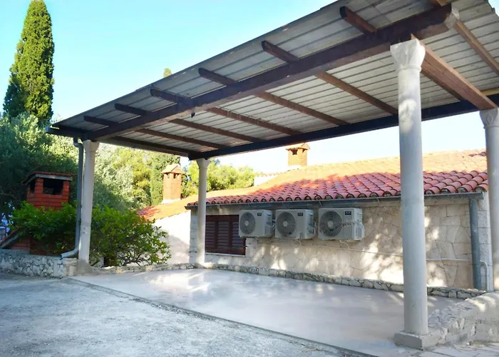 Seastone Alta Beachfront Vila *