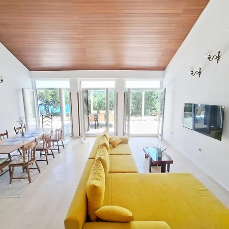 Seastone Alta Beachfront