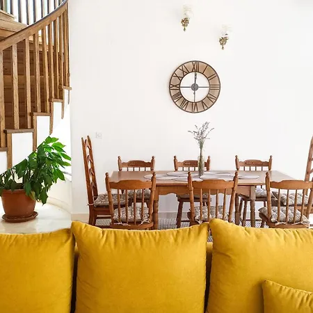 Seastone Alta Beachfront * Τρογκίρ