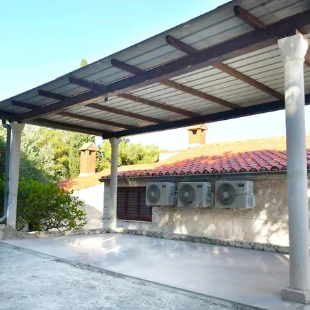 Seastone Alta Beachfront Βίλα *