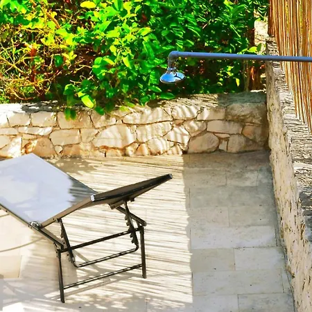 Seastone Alta Beachfront Βίλα Τρογκίρ