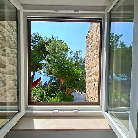 Seastone Alta Beachfront Villa
