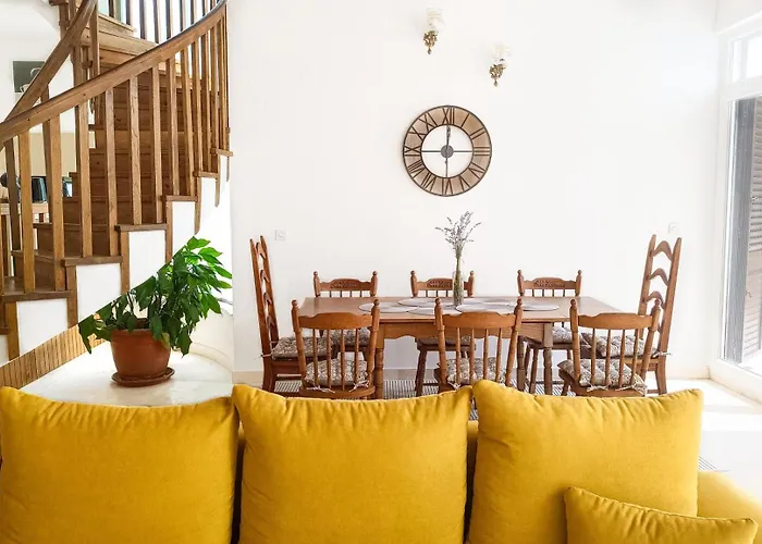 Seastone Alta Beachfront * Trogir