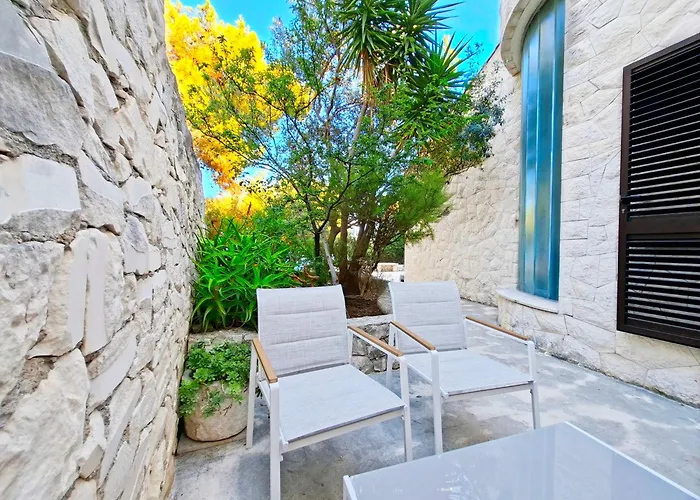 Seastone Alta Beachfront טרוגיר